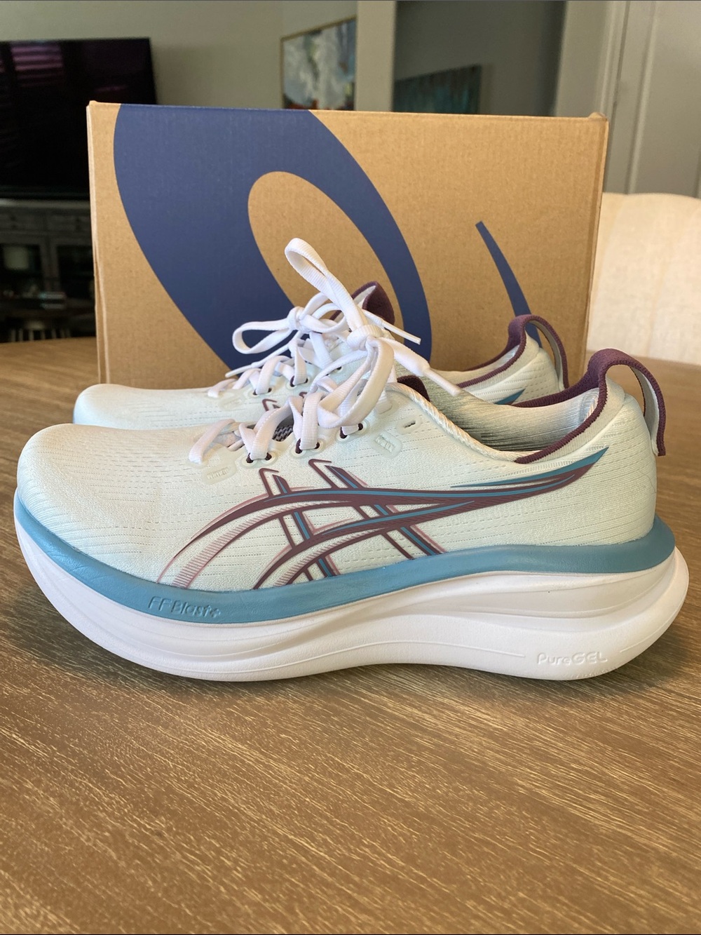 ASICS Gel Nimbus 28, Women 8 wide